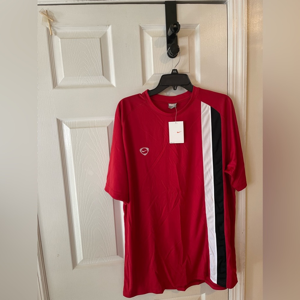 Nike Men’s T-Shirt, Size XL